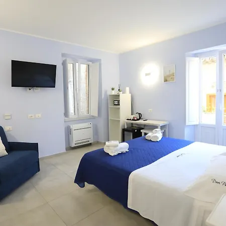 Don Peppe With Service Included Bed and breakfast