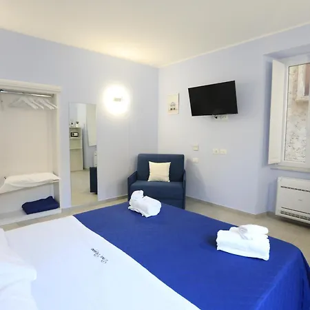 Don Peppe With Service Included Bed and breakfast 4*