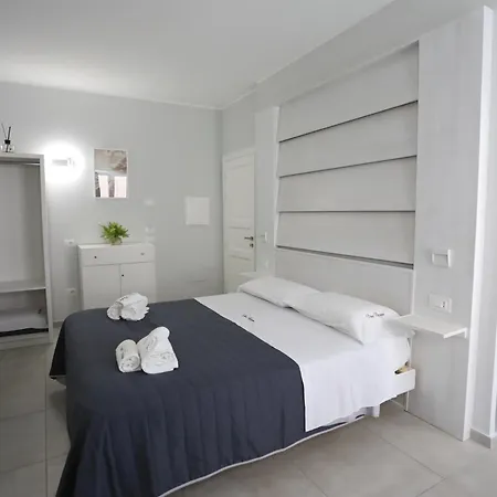 Don Peppe With Service Included Bed and breakfast